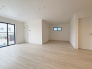 家族が一番集まる場所だから広々としつつも素敵な空間であって欲しい。みんながくつろぐリビングからキッチンまでが一つの空間のように繋がる間取り。
