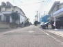 周辺は住宅が建ち並ぶ閑静な住宅街です。
