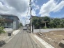 安心して暮らすことのできる住宅街。　住宅地の道路は一般に交通量が少なく車などの騒音が少ないため、住民にとって静かな生活環境が提供されます。
