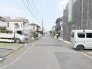 安心して暮らすことのできる住宅街。　住宅地の道路は一般に交通量が少なく車などの騒音が少ないため、住民にとって静かな生活環境が提供されます。
