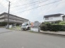 安心して暮らすことのできる住宅街。　住宅地の道路は一般に交通量が少なく車などの騒音が少ないため、住民にとって静かな生活環境が提供されます。
