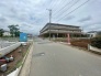 安心して暮らすことのできる住宅街。　住宅地の道路は一般に交通量が少なく車などの騒音が少ないため、住民にとって静かな生活環境が提供されます。
