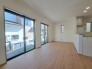 家族みんなが集まるリビング。広さを重視した家族全員が集まれるリビングは、住む上で大事な空間になります。
