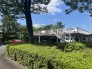 豊かな緑に囲まれ季節の移ろいを感じながら過ごせる穏やかな環境です。
