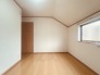 勾配天井の2階のお部屋。この勾配の角度がお洒落な雰囲気を感じさせてくれます。
