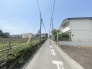 安心して暮らすことのできる住宅街。　住宅地の道路は一般に交通量が少なく車などの騒音が少ないため、住民にとって静かな生活環境が提供されます。

