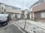 安心して暮らすことのできる住宅街。　住宅地の道路は一般に交通量が少なく車などの騒音が少ないため、住民にとって静かな生活環境が提供されます。


