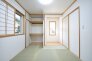 畳の香りと柔らかな光がリラックスした空間を作ります。
