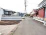 安心して暮らすことのできる住宅街。　住宅地の道路は一般に交通量が少なく車などの騒音が少ないため、住民にとって静かな生活環境が提供されます。
