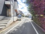 安心して暮らすことのできる住宅街。　住宅地の道路は一般に交通量が少なく車などの騒音が少ないため、住民にとって静かな生活環境が提供されます。

