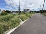 安心して暮らすことのできる住宅街。　住宅地の道路は一般に交通量が少なく車などの騒音が少ないため、住民にとって静かな生活環境が提供されます。
