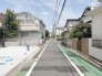 周辺は住宅が建ち並ぶ閑静な住宅街です。
