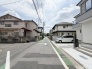 安心して暮らすことのできる住宅街。　住宅地の道路は一般に交通量が少なく車などの騒音が少ないため、住民にとって静かな生活環境が提供されます。
