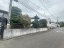 現地ご見学の際、スタッフが様々なご質問に対応いたします、周辺環境、前面道路、建築可能な建物について、ぜひご相談ください。
