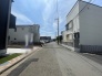 1号棟 安心して暮らすことのできる住宅街。　住宅地の道路は一般に交通量が少なく車などの騒音が少ないため、住民にとって静かな生活環境が提供されます。
