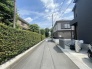 2号棟 安心して暮らすことのできる住宅街。　住宅地の道路は一般に交通量が少なく車などの騒音が少ないため、住民にとって静かな生活環境が提供されます。
