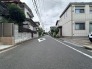 周辺は住宅が建ち並ぶ閑静な住宅街です。
