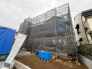 現在建物を建築中です、建築中の物件については現地確認の他、同施工会社の完成施工例のご案内、担当者のプレゼンテーションにてご検討ください。適切なご検討の方法をご説明させて頂きます。

