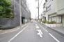 周辺は住宅が建ち並ぶ閑静な住宅街です。
