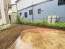 周囲の建物と適度な距離を保ち、静けさとプライベート感を大切にした空間が広がっています
