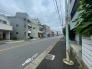 現地のご見学予約もスタートしました。現地ご見学の際、スタッフが様々なご質問に対応いたします、周辺環境、前面道路、建築可能な建物について、ぜひご相談ください。