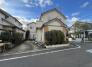 安心して暮らすことのできる住宅街。　住宅地の道路は一般に交通量が少なく車などの騒音が少ないため、住民にとって静かな生活環境が提供されます。
