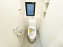 トイレにはウォシュレット機能を標準装備。
