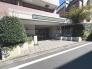 緑豊かな植栽に囲まれた上品で落ち着きのあるエントランスが訪れる人を優しく迎えます

