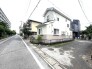 近くには飲食店・物販店も多くあります。