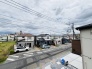 車の通りも少ない閑静な住宅地。子育てにも、第二の人生にも。
