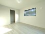 新築の木の匂いのする室内。写真では伝わらないので、ぜひ現地でお確かめください。
