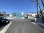 D号棟 角地につき、開放感に恵まれる住居がここに。
 2026/02/23m