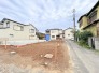 幹線道路から１本入った現地は、想像以上に静かに感じられます。
