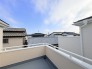 車通りの少ない閑静な住宅地、のびのびした子育てに適します。
