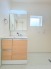 洗面室にはうれしいリネン収納があります。
