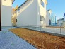 季節のお花を少し楽しむくらいなら、このお庭で十分かも。
