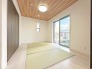 C号棟 リビングと一体のように使える和室。キッチンからもよく見えます。
