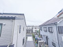 あたり一帯に住宅が広がる立地、低層住居専用地域ならでは。

