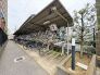 マンション敷地内屋根付き駐輪スペース