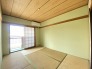 リビングと一体のように使える和室。
