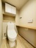 新しくお住まいになる方のことを考えて、トイレも新品に交換しました。
