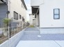 小さなお庭はメンテナンスが楽でちょうど良いかも知れませんね。
