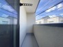 2号棟 南側に面したワイドな幅のバルコニー、カラッと洗濯物が乾きそう。
