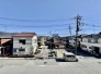 あたり一帯に住宅が広がる立地、低層住居専用地域ならでは。
