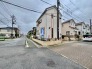 角地につき、開放感に恵まれる住居がここに。
