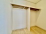 収納力と使い勝手がうれしいウォークインクローゼットがあります
