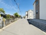 1号棟 車通りの少ない閑静な住宅地、のびのびした子育てに適します。
