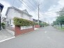 南道路と十分な奥行きを生かし、プライベート性の高い間取りをご提案します。
