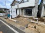 2号棟 ゆったり駐車スペース、２台可。
