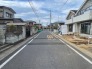 1号棟 住民の方が主に利用する交通量少なめの道路に面してます。
